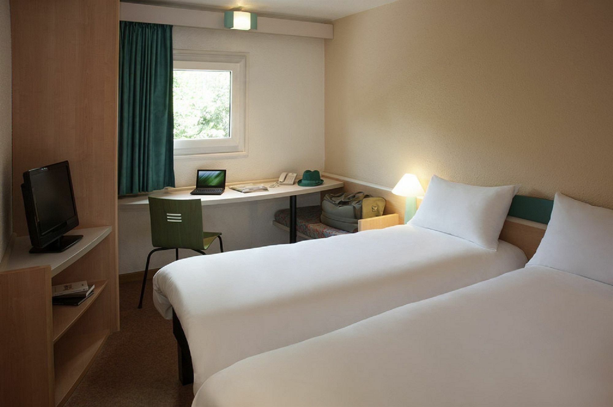 Отель Ibis Reims Тинкё Экстерьер фото