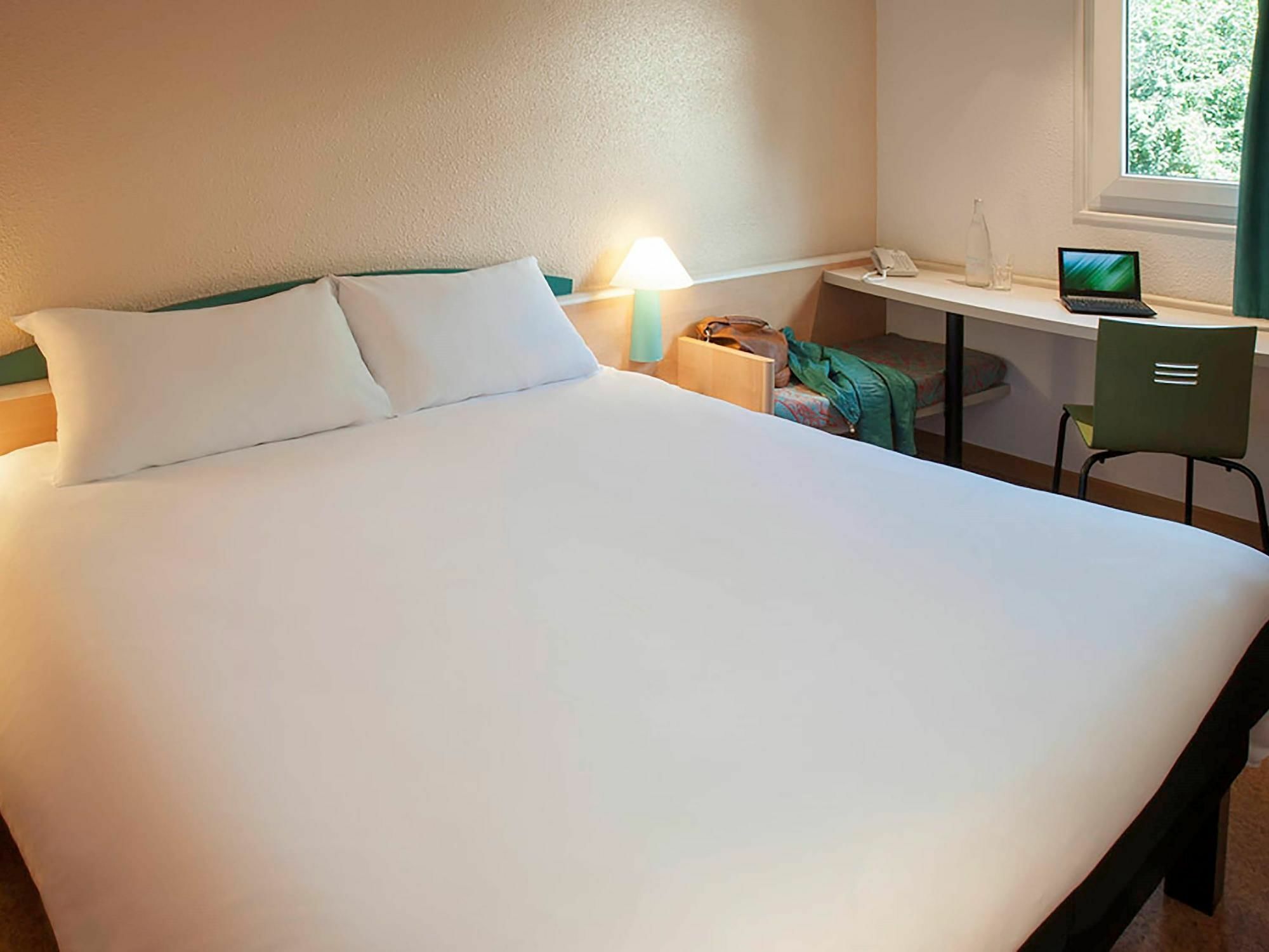 Отель Ibis Reims Тинкё Экстерьер фото