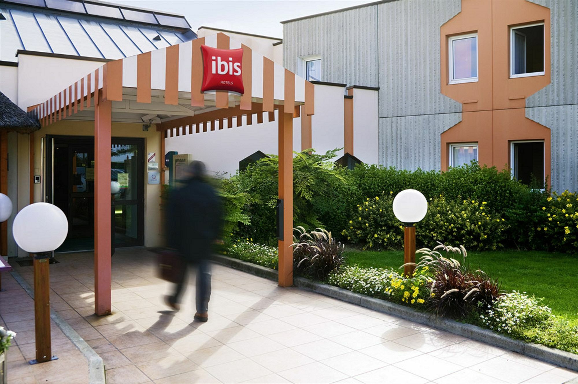 Отель Ibis Reims Тинкё Экстерьер фото