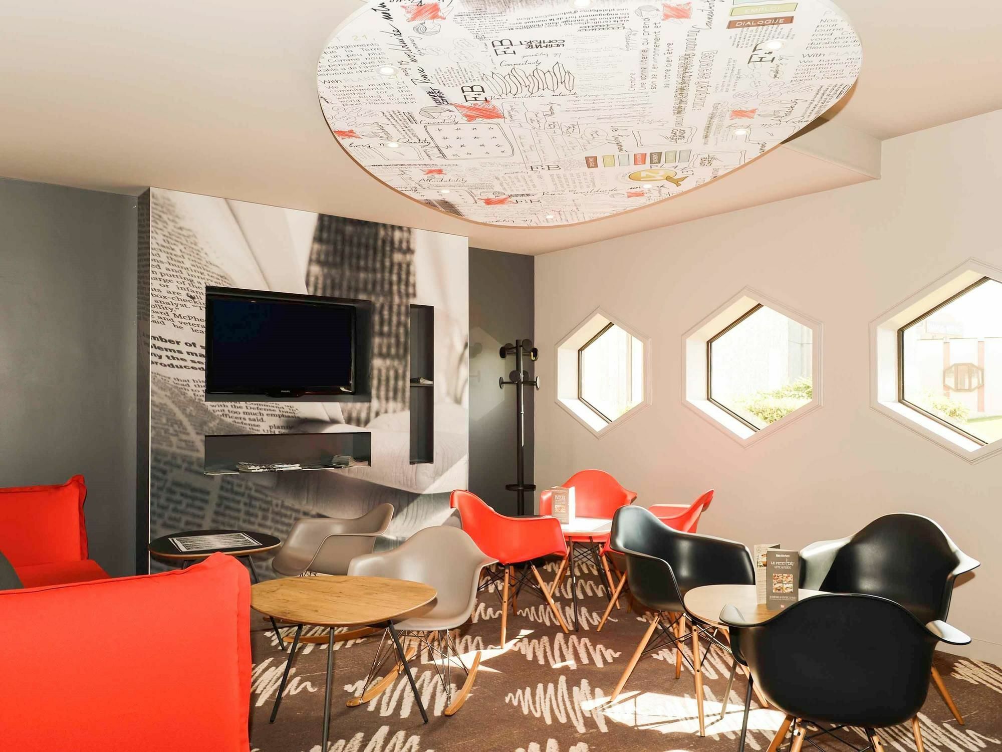 Отель Ibis Reims Тинкё Экстерьер фото